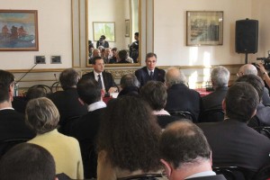 Nell’immagine la conferenza stampa congiunta tra Alessandro Azzi (Federcasse) e Carlo Fratta Pasini (Banche popolari).