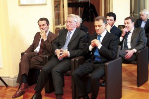 Sopra: da sinistra il sindaco Fontana, il vicepresidente provinciale Bottini e il presidente di Confesercenti Lorenzini. Nella pagina a fianco: Fontana, Tomasello, Barni, Uselli, Lucchina e Maltecca.