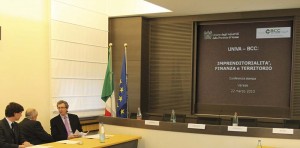 La scenografia della conferenza stampa di presentazione del prodotto Univa Bond di Varese