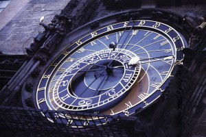 quadrante dell’orologio sulla torre del municipio della città vecchia di Praga