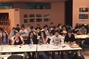 Nelle tre immagini, alcuni momenti della speciale lezione che si è svolta nel salone don Besana della nostra Bcc e a cui hanno partecipato gli studenti dell’istituto Gadda-Rosselli di Gallarate
