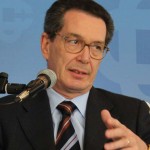 «Gli effetti dell’Euribor per gli impieghi si  resentano sfaccettati; il tasso ai minimi, per definizione, facilita gli investimenti. Ma è la situazione economica a sparigliare le carte», il commento di Tiziano Schiera, responsabile Area Crediti della nostra Bcc.