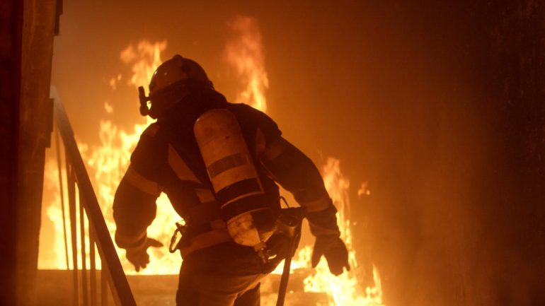 Risultato immagini per immagini dei vigili del fuoco"