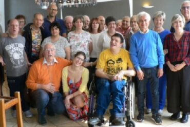 Laboratorio di pittura dei ragazzi con disabilità a Parabiago