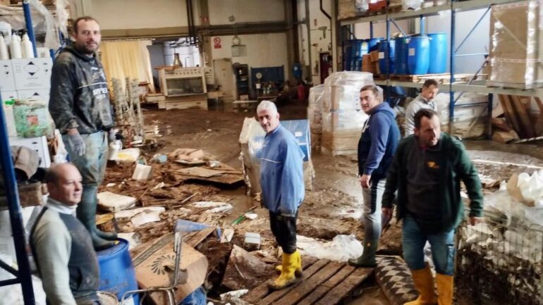Interno della fabbrica Marbec - "Hanno spazzato via tutto" Alluvione Toscana