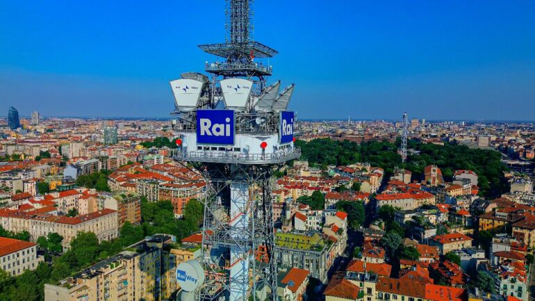 Rai. Veduta aerea della RAI, torre della Radio Televisione Italiana a Milano.